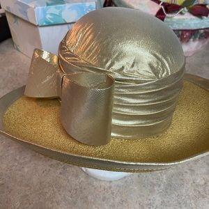 Gold all season hat